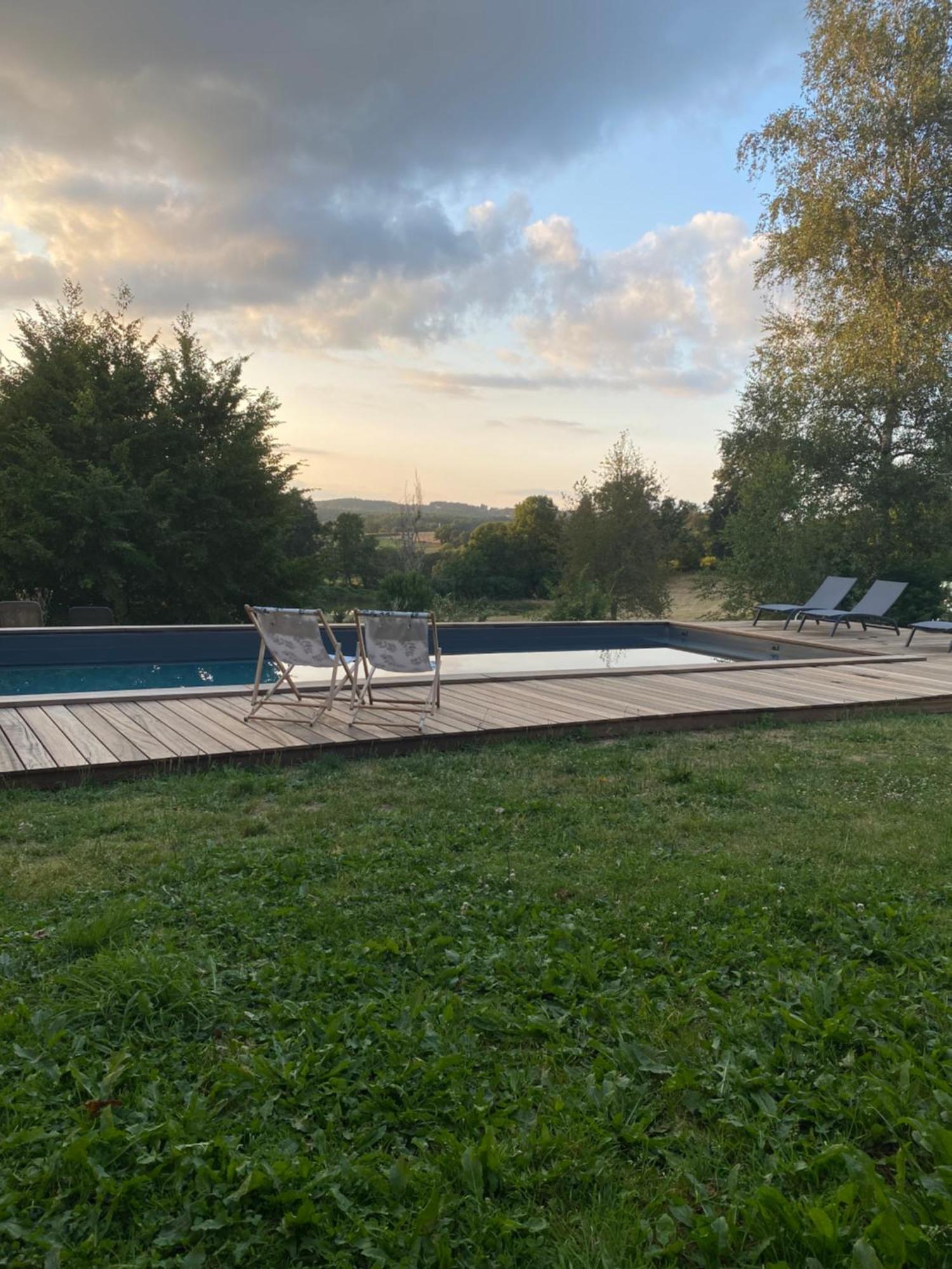 Une Pause En Correze Sarroux Экстерьер фото